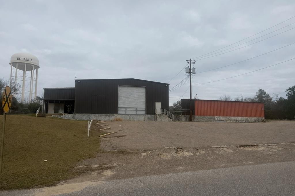 Property Image for 107 Industrial Park Drive