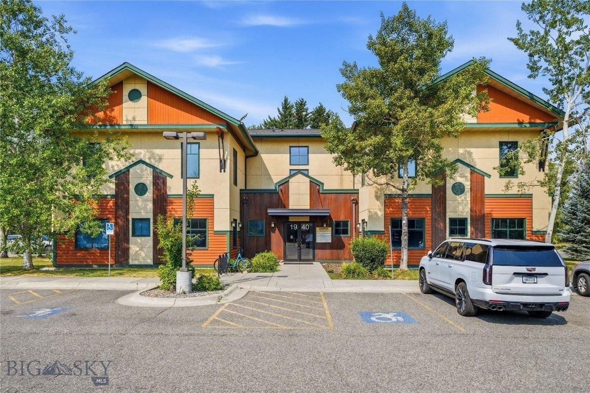 Property Image for 1940 W Dickerson Street 102