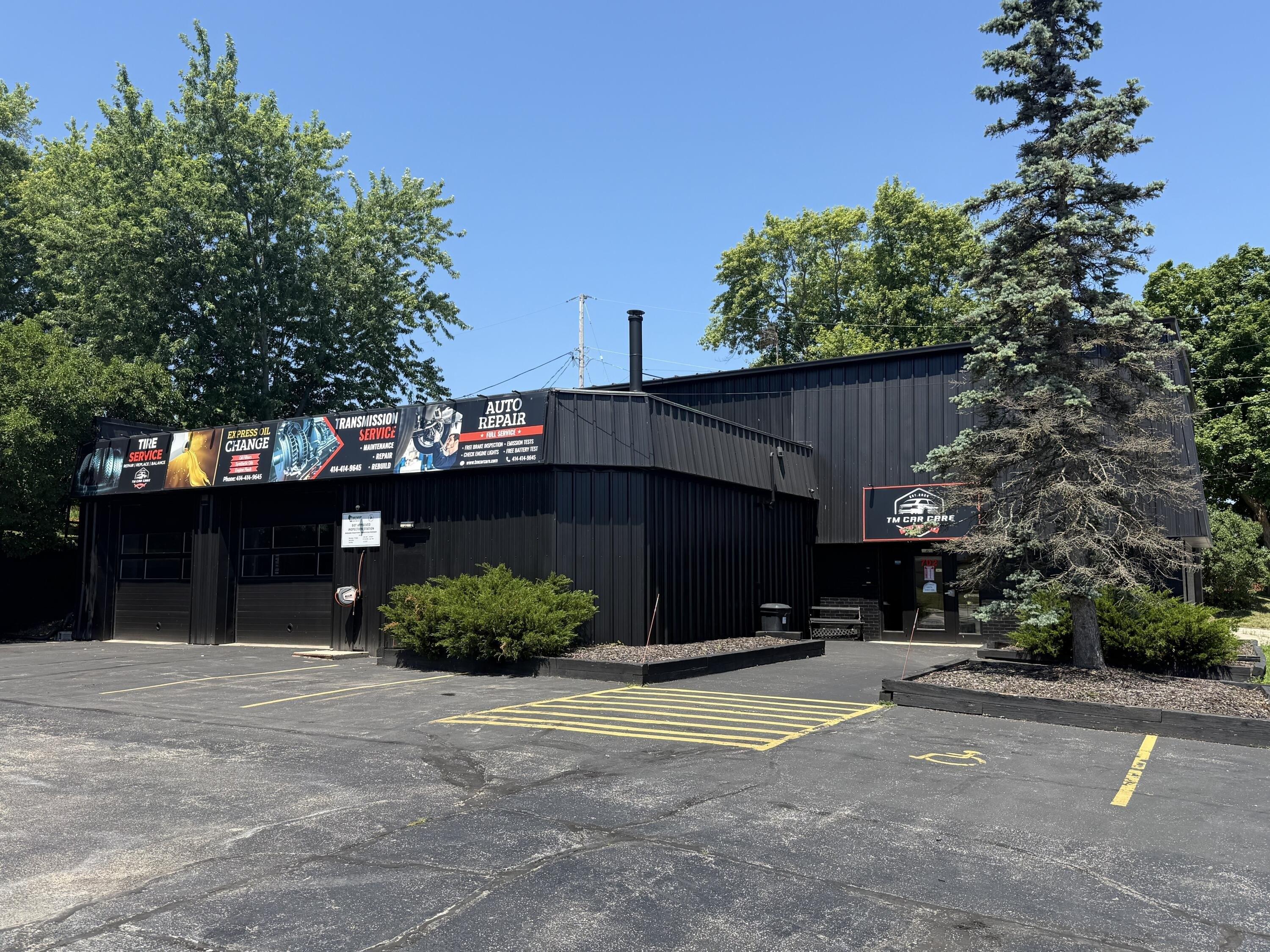 Property Image for 702 W Grand Ave