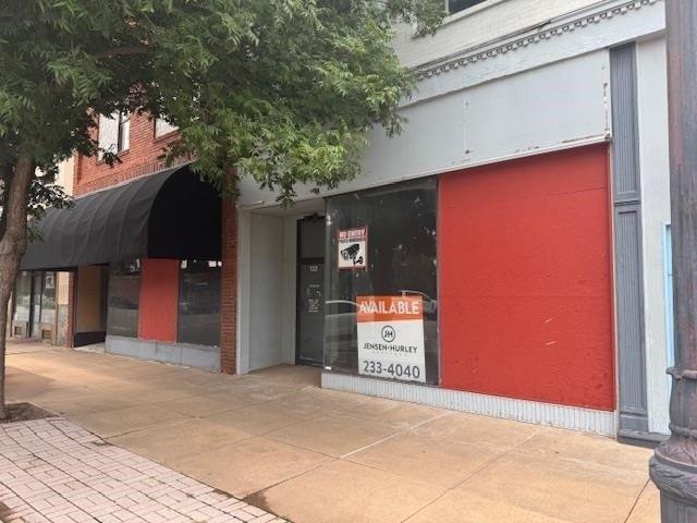 Property Image for 122 E Broadway