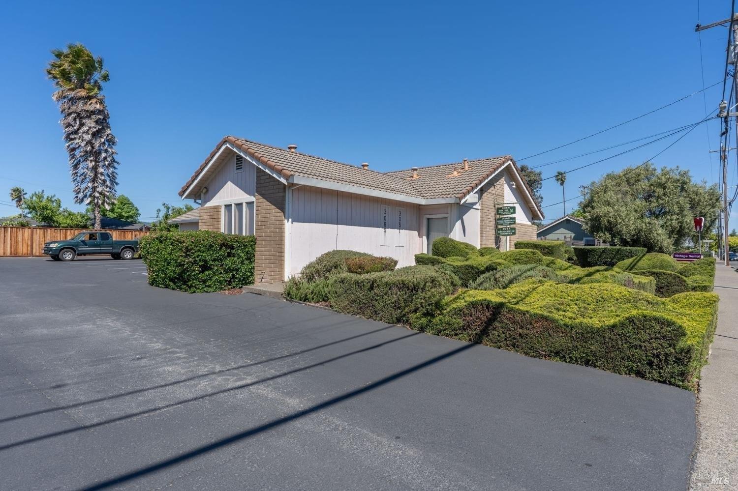 3051 3069 Solano Avenue, Napa, CA 94558 - MLS# 325041135 | C21