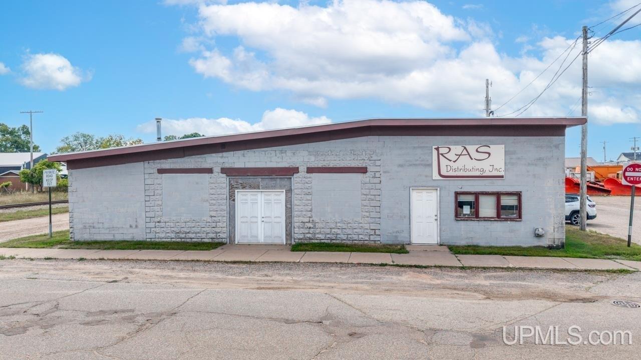 Property Image for 101 W F Street