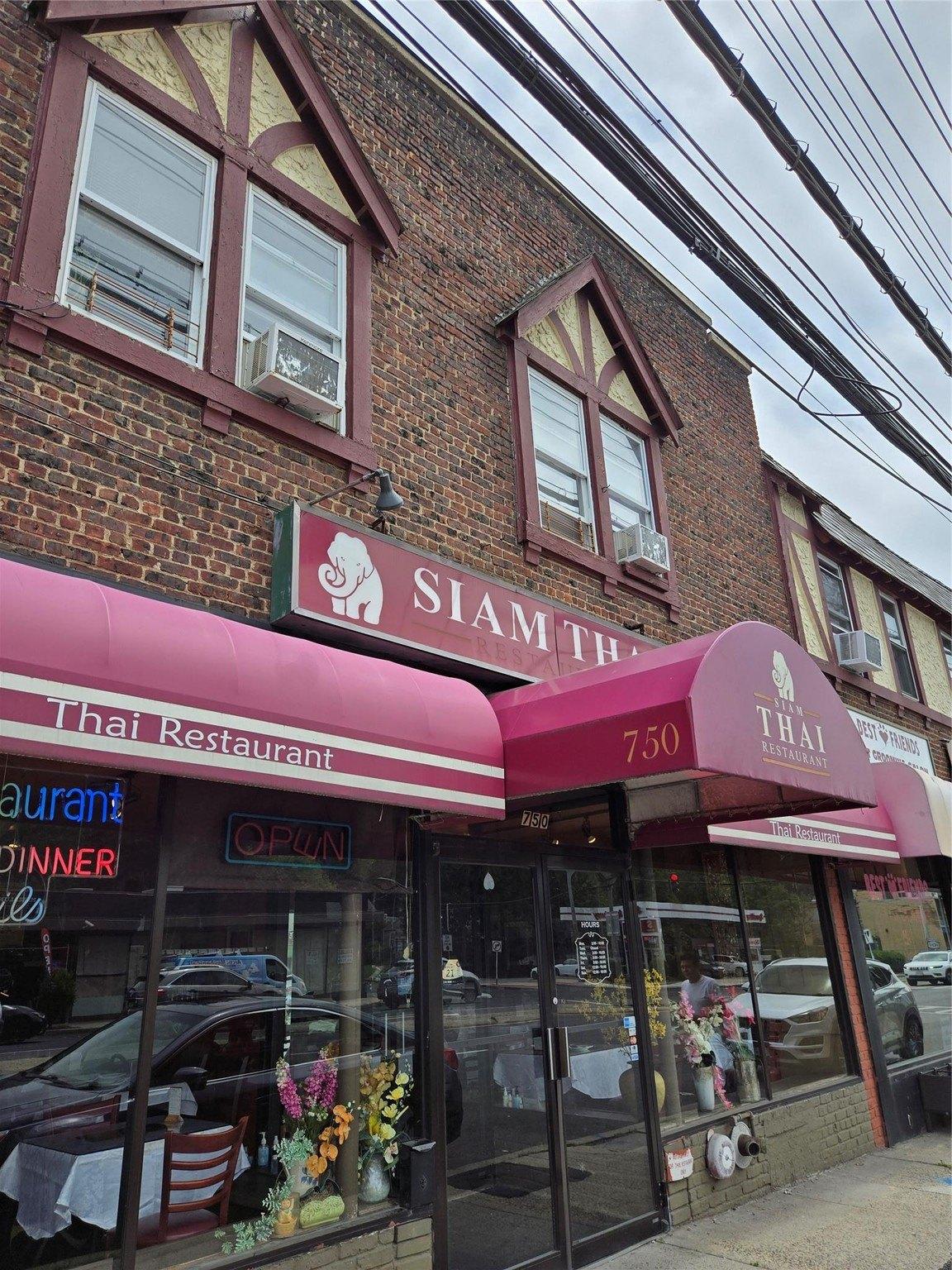 Property Image for 750 Central Park Avenue