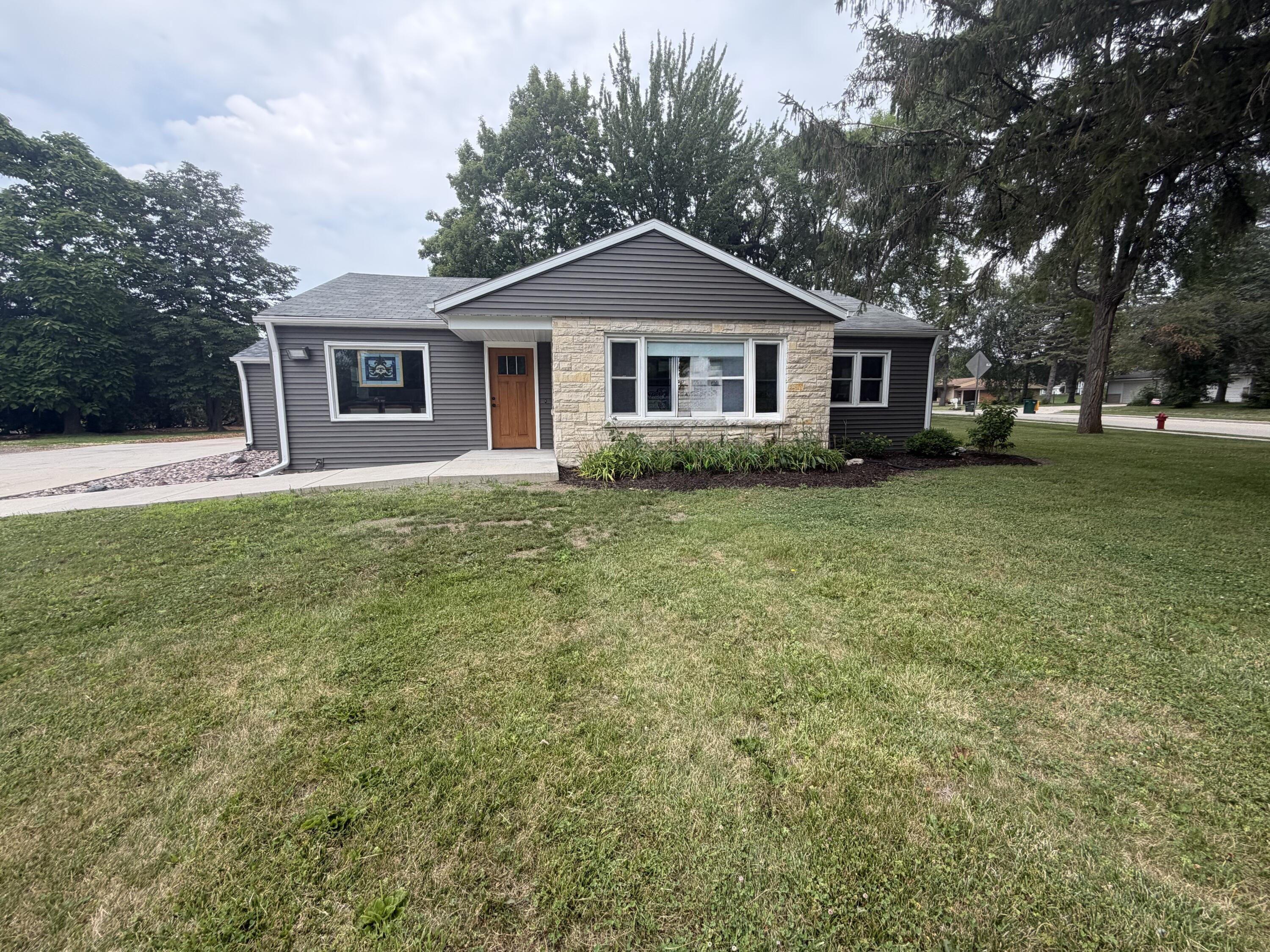 Property Image for 1726 E Washington St
