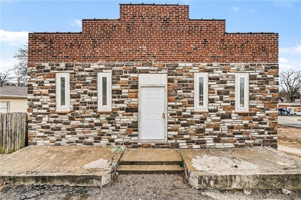 Property Image for 11303 E Truman Road