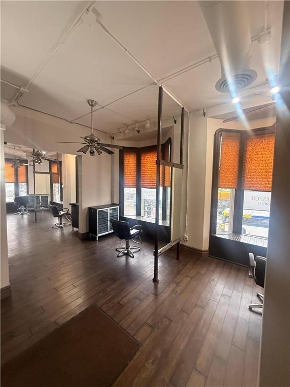 Property Image for 614 W Lake Street