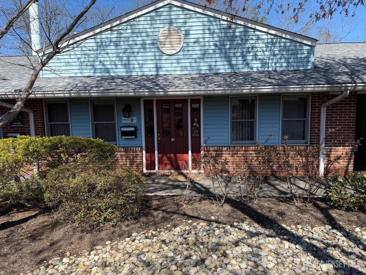 Property Image for 575 Cranbury Road B7