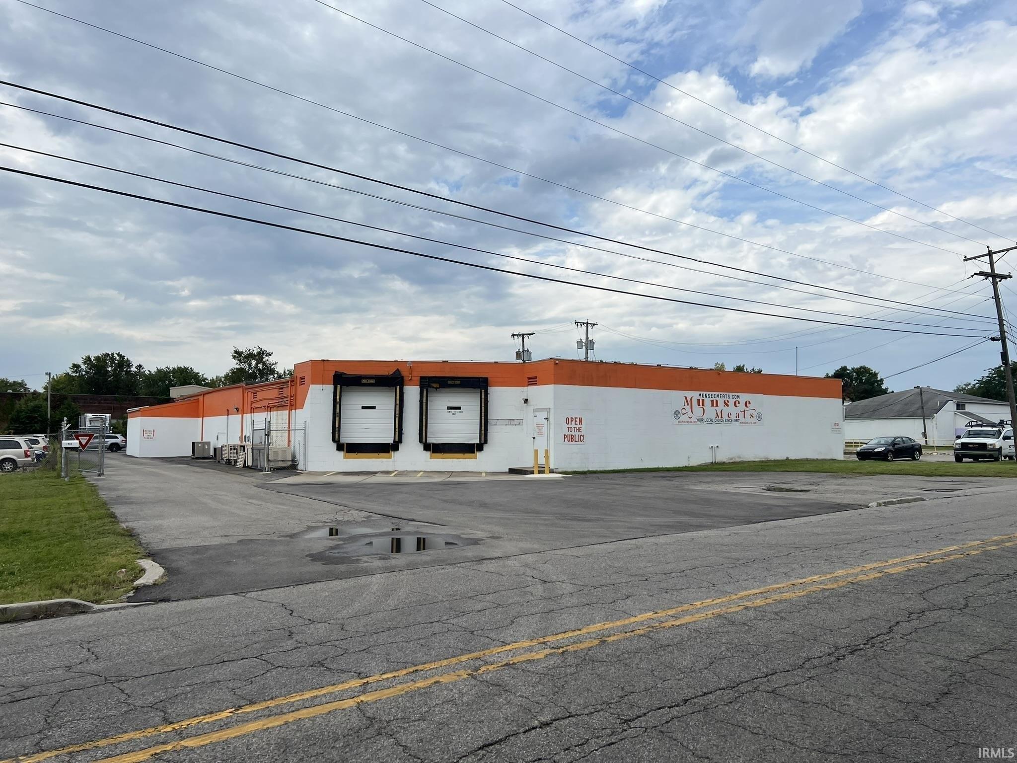 Property Image for 1701 W Kilgore Avenue