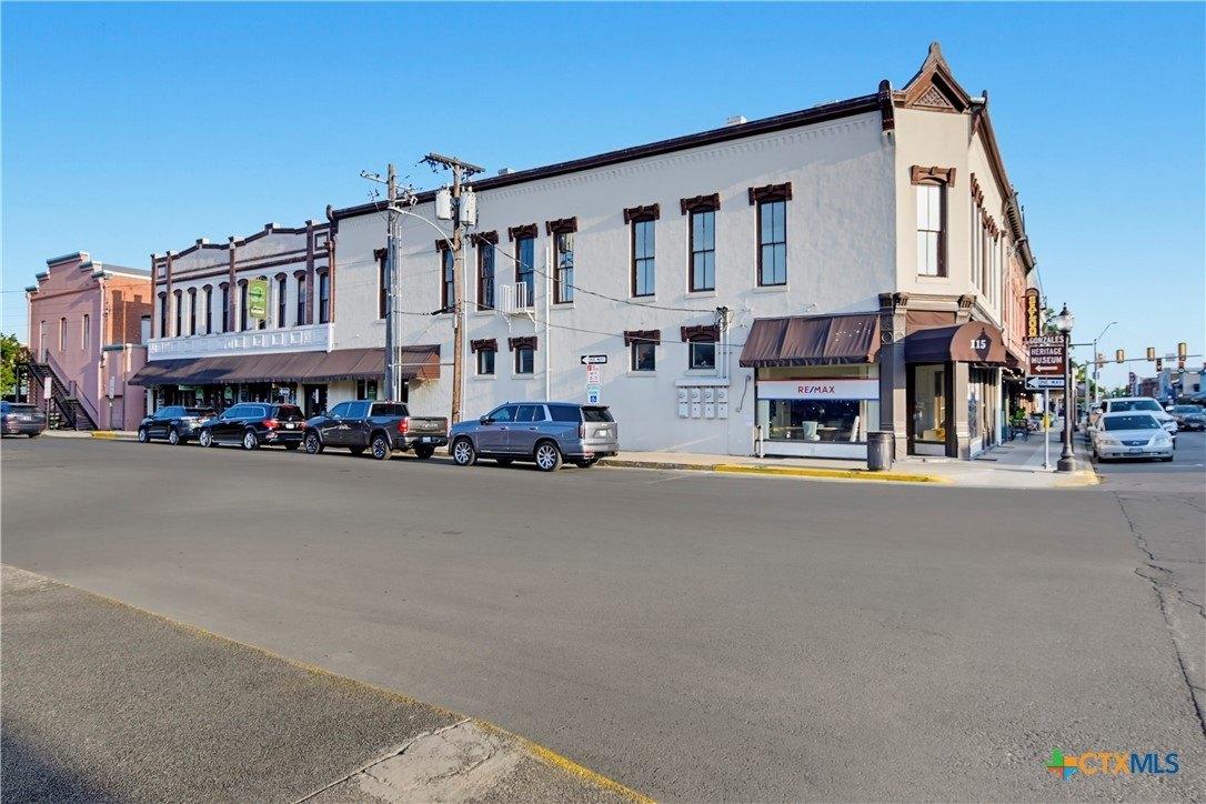 Property Image for 111 E Gonzales Street
