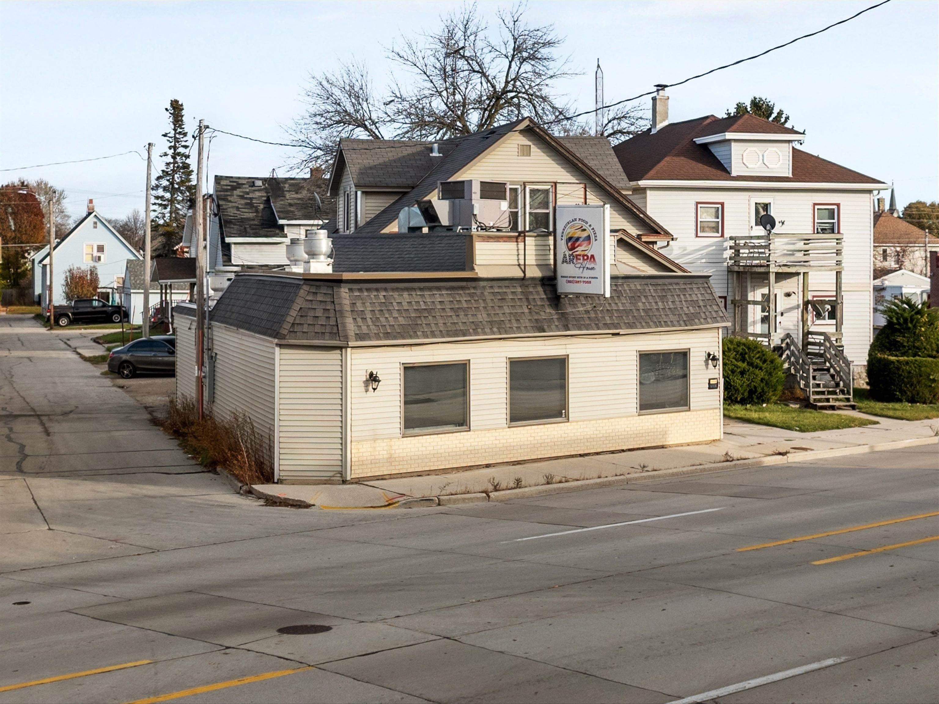 Property Image for 1733-1735 Calumet Drive