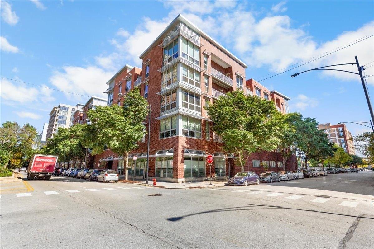 Property Image for 2037 S Indiana Avenue