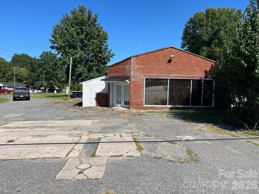 Property Image for 1836 Oakdale Road