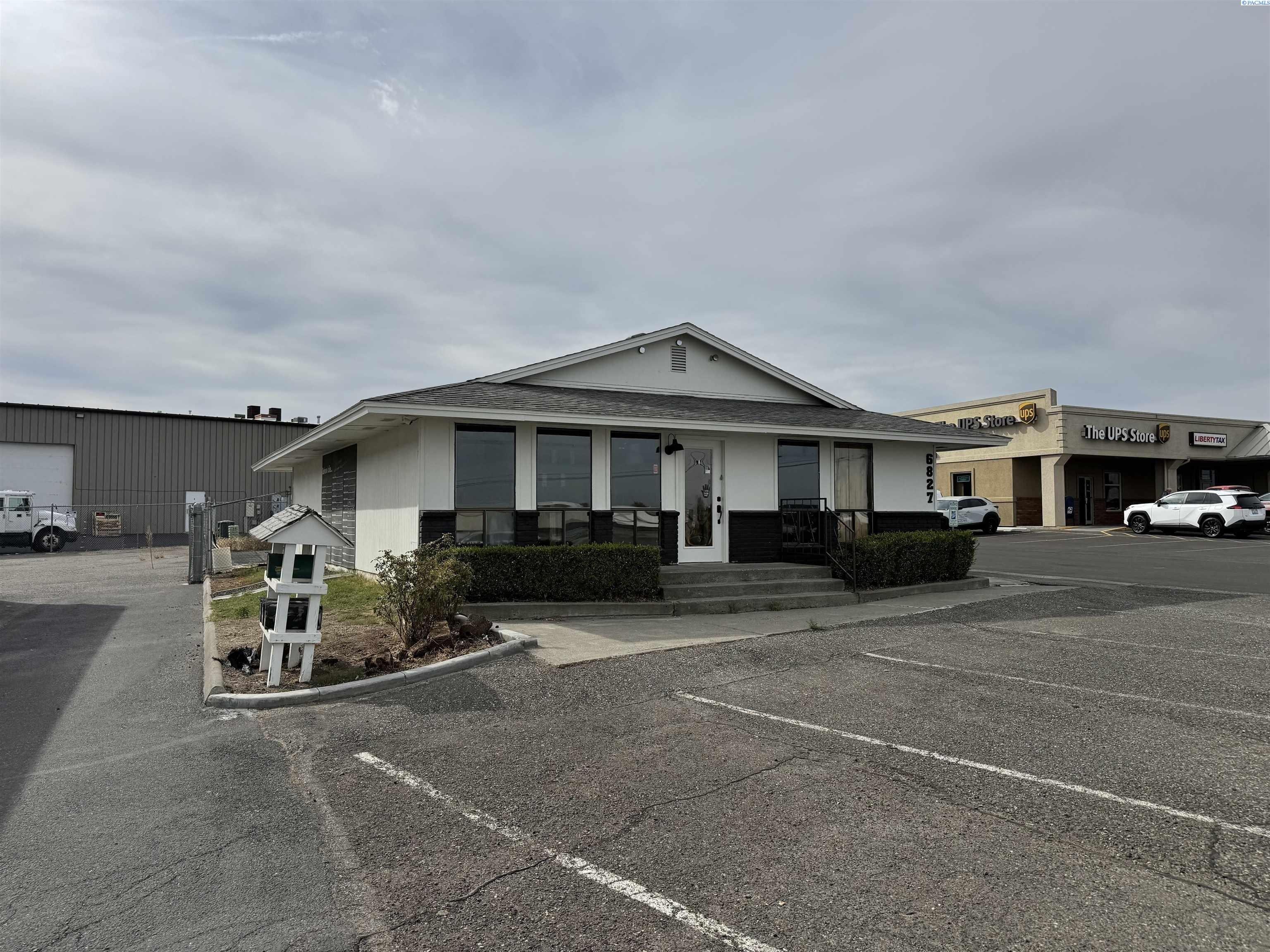 Property Image for 6827 W Clearwater Avenue