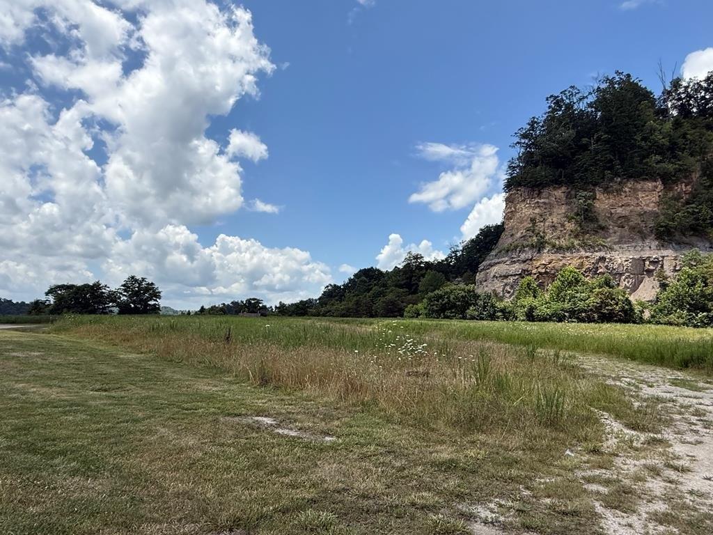 Property Image for Commerce Dr