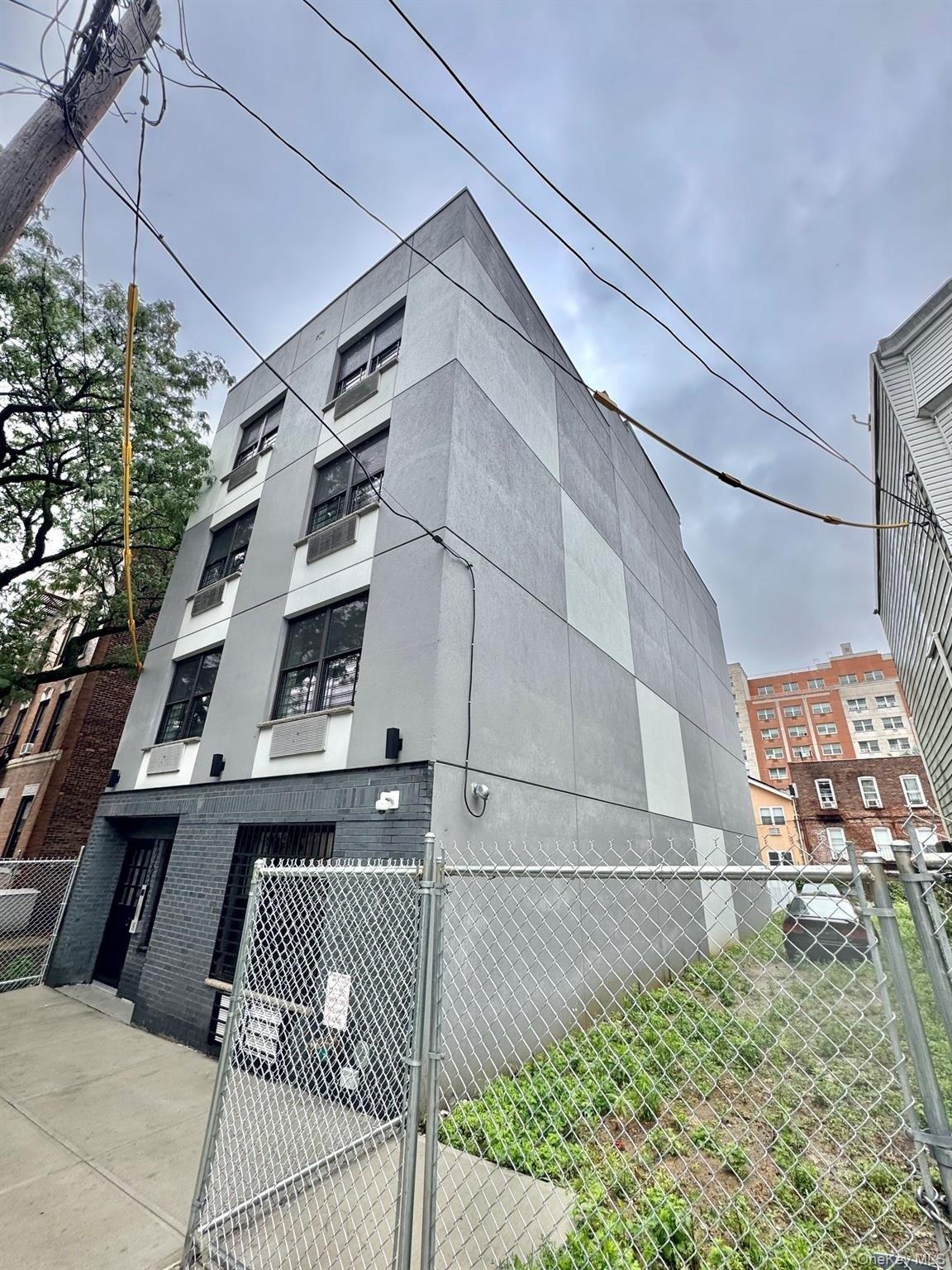 Property Image for 1761 Topping Avenue