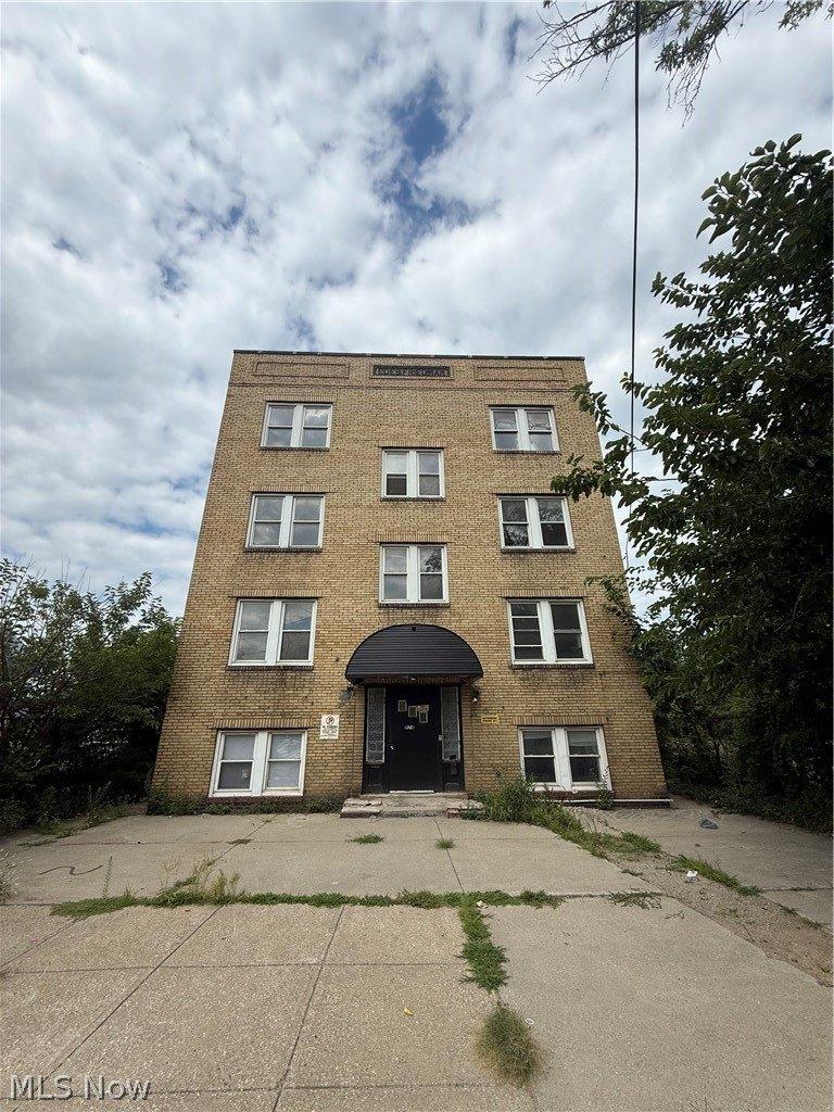 Property Image for 976 E 70th Street
