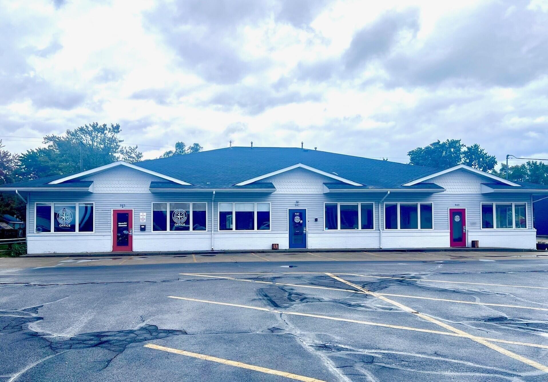 Property Image for 947 W Broadway Avenue