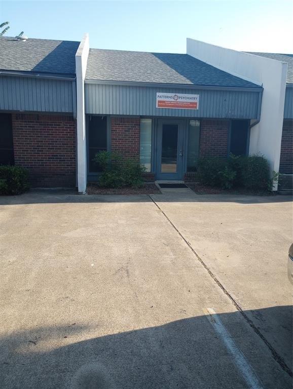 Property Image for 2900 W Park Row Drive