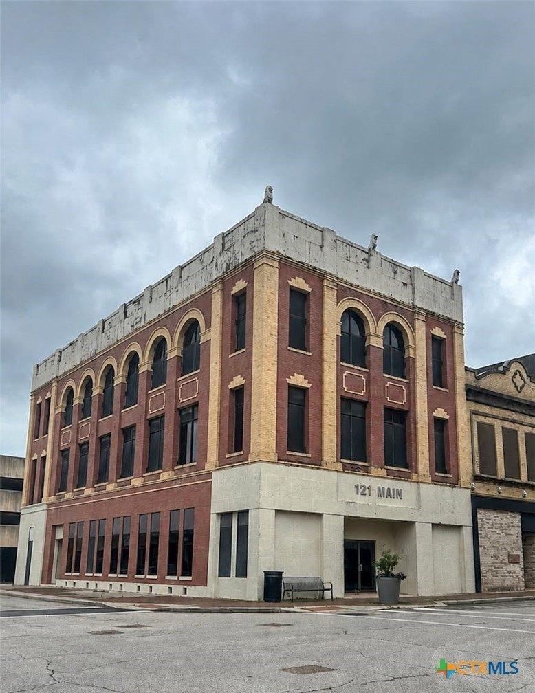Property Image for 121 S Main Street
