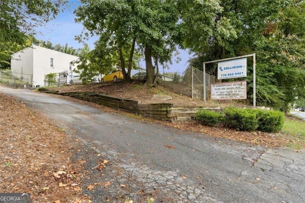 Property Image for 1875 Airport Industrial Park Drive SE