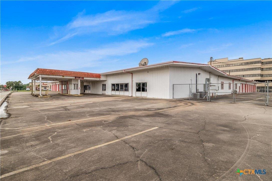 Property Image for 1301 E North Street