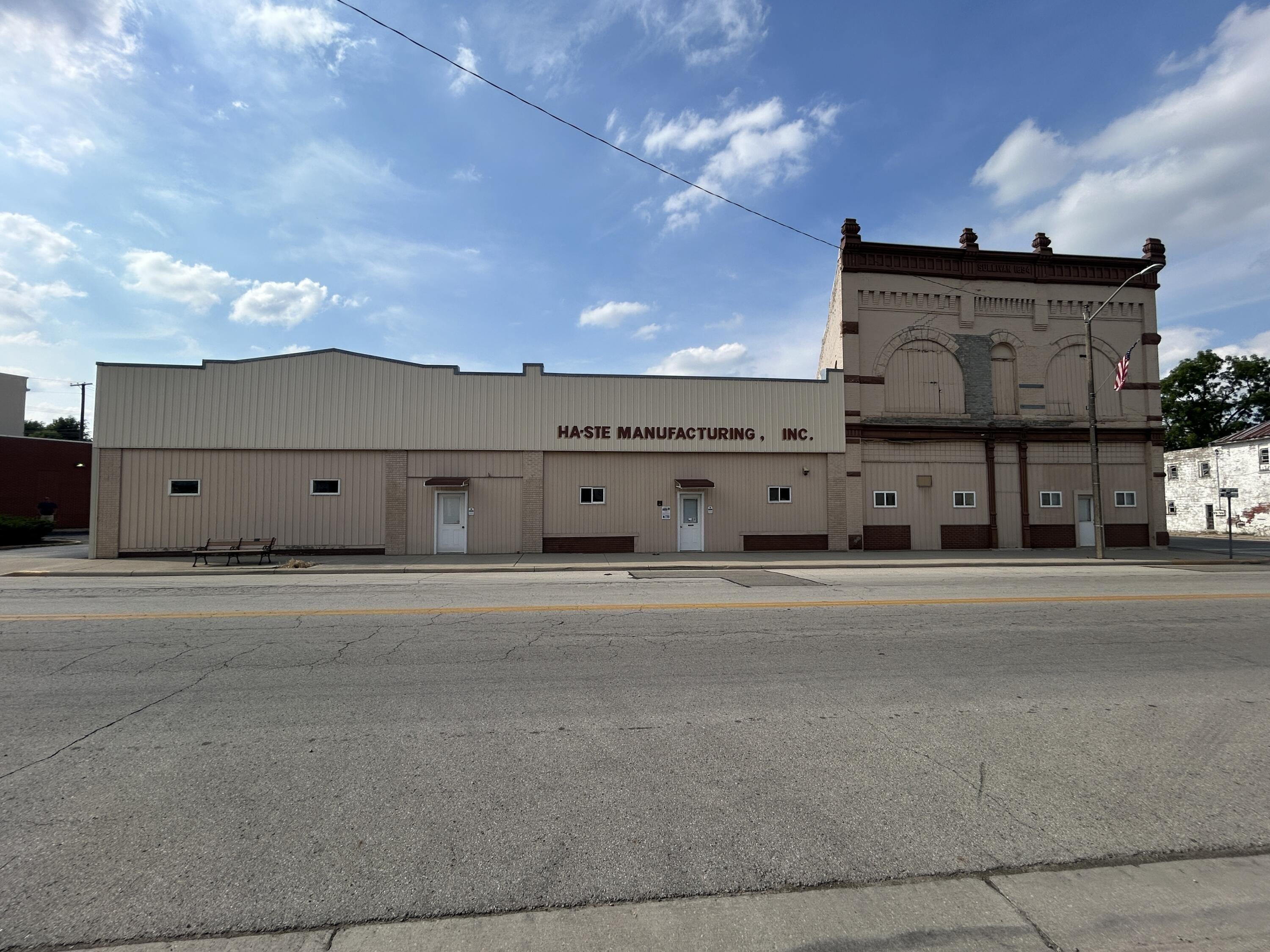 Property Image for 121 E Elm Street