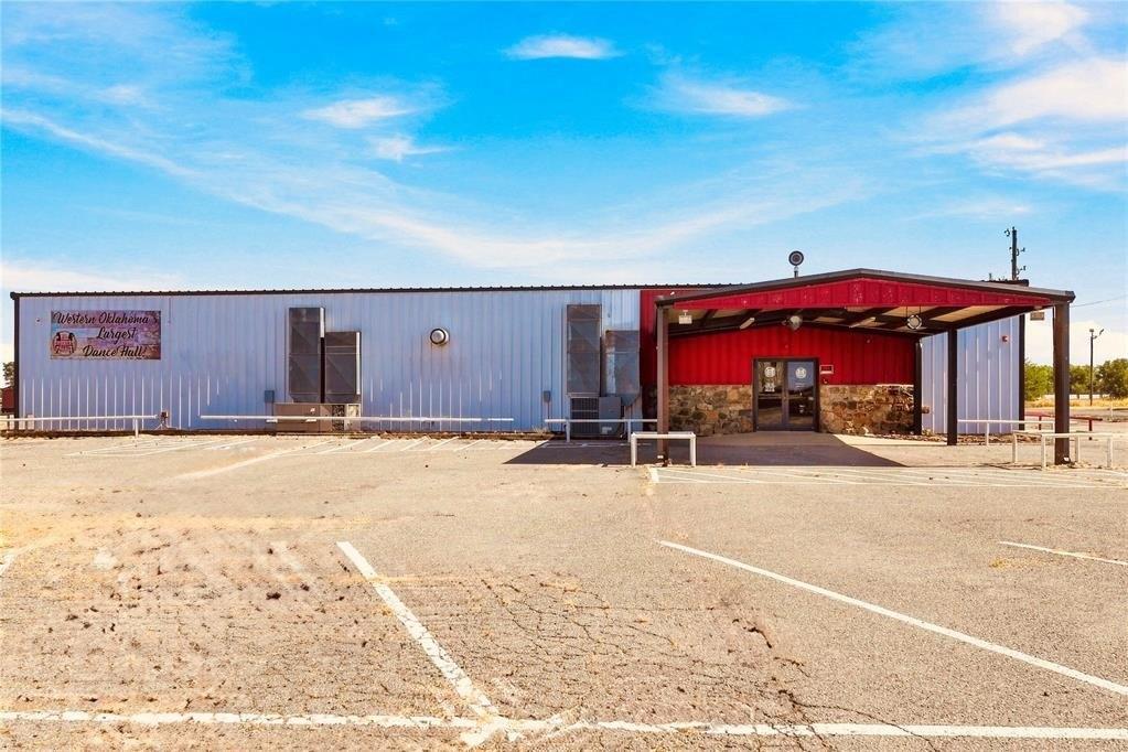 Property Image for 2707 E 66 Highway