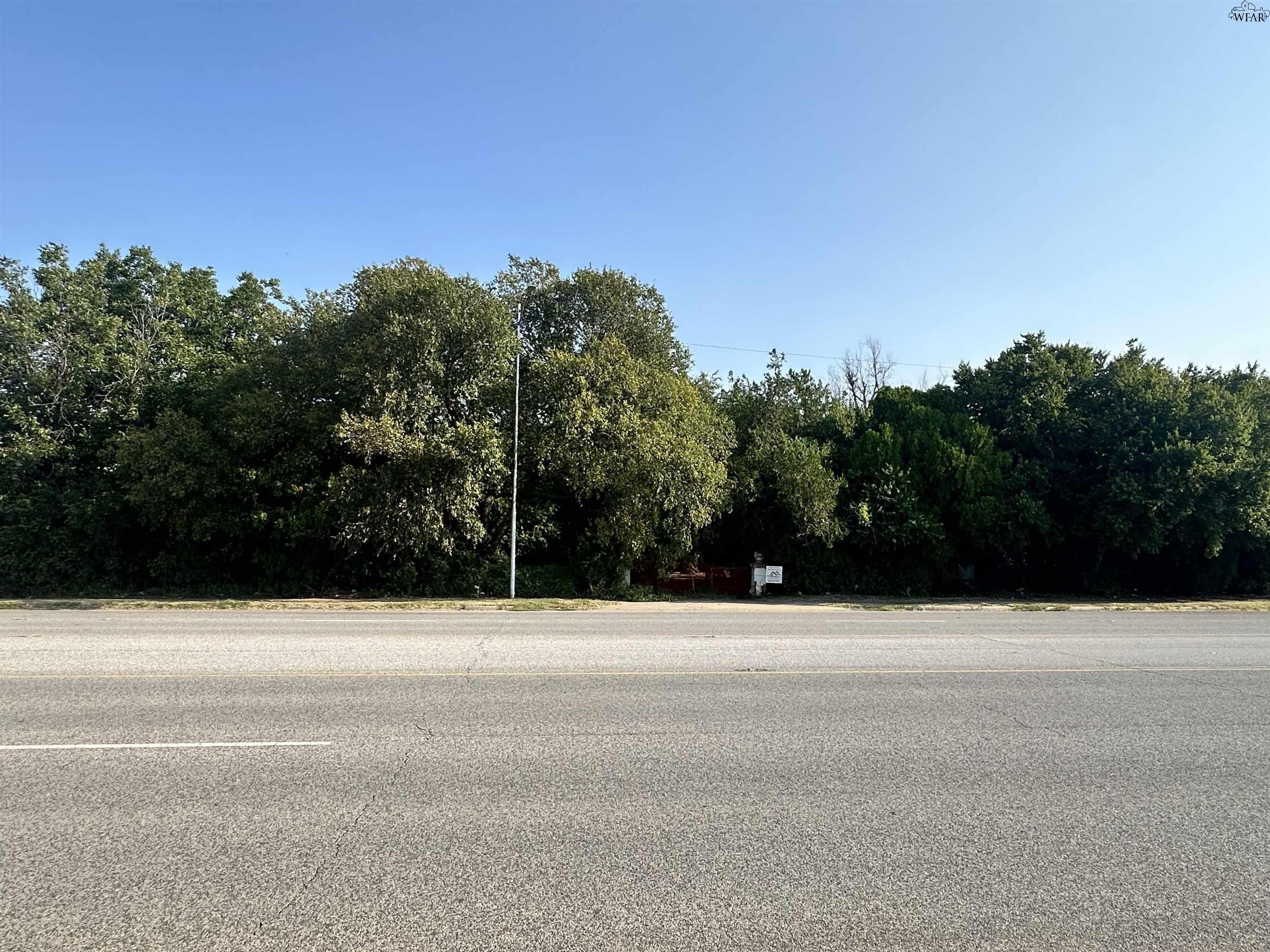 Property Image for 1001 E Fort Worth Street