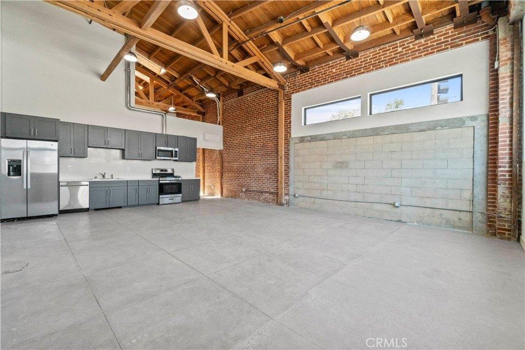 Property Image for 1901 S Pacific Avenue 1