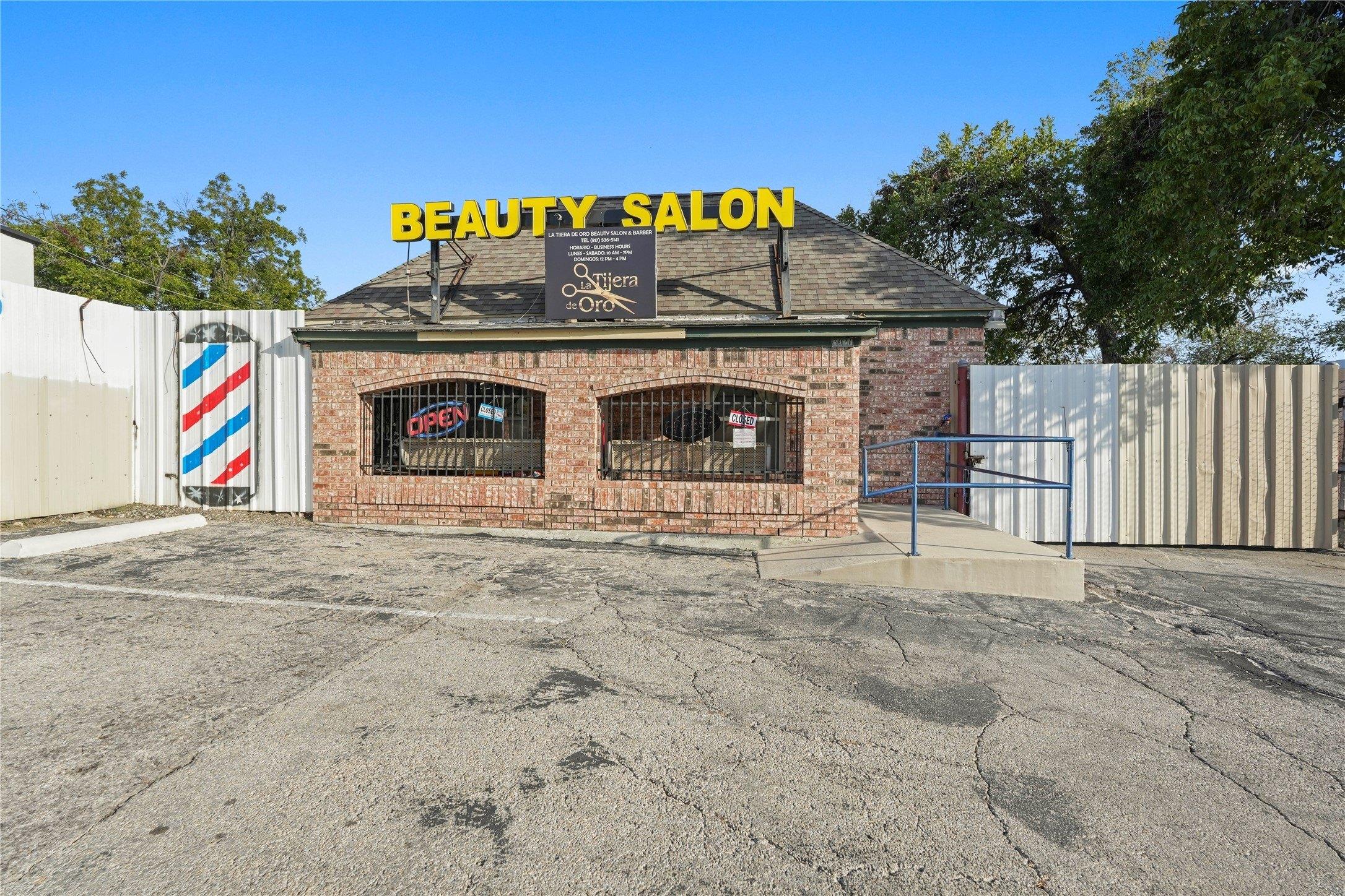 Property Image for 3021 E Lancaster Avenue