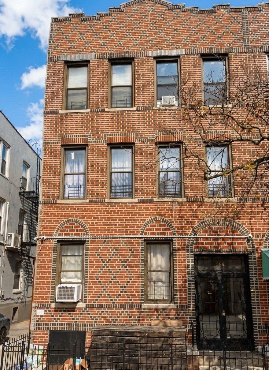 Property Image for 589 E 93rd Street