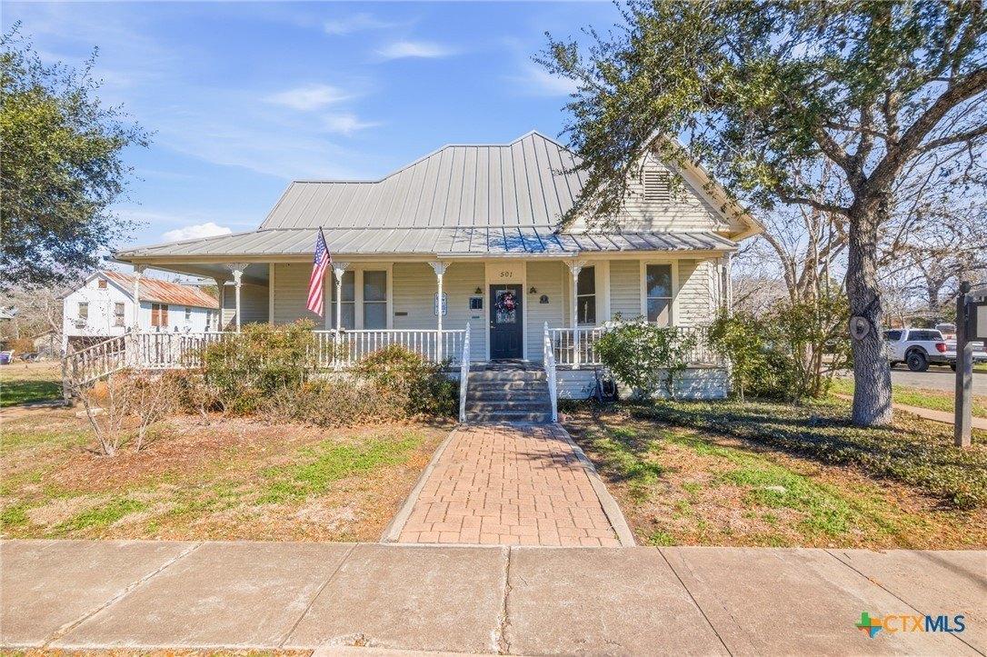 Property Image for 501 W Grand Avenue