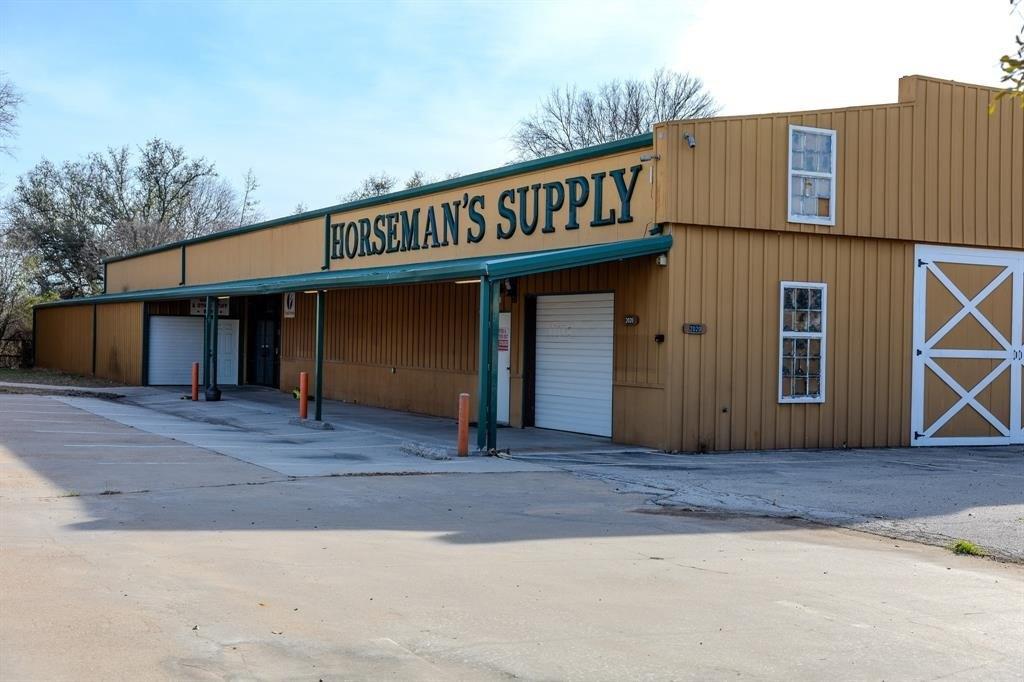 Property Image for 2020 FORT WORTH Highway