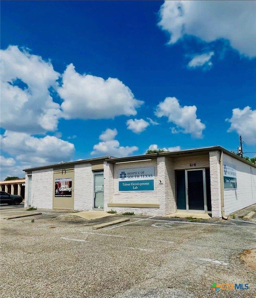Property Image for 618 E Airline Road