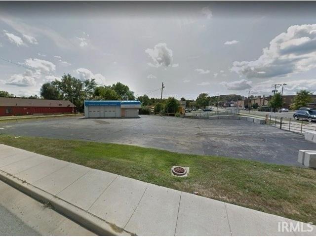 Property Image for 600 & 616 S Walnut Street