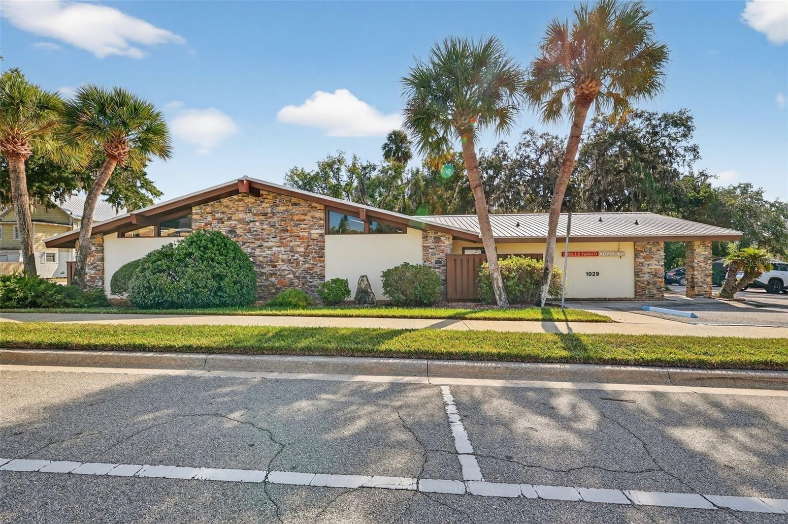 Property Image for 1029 W Magnolia Street