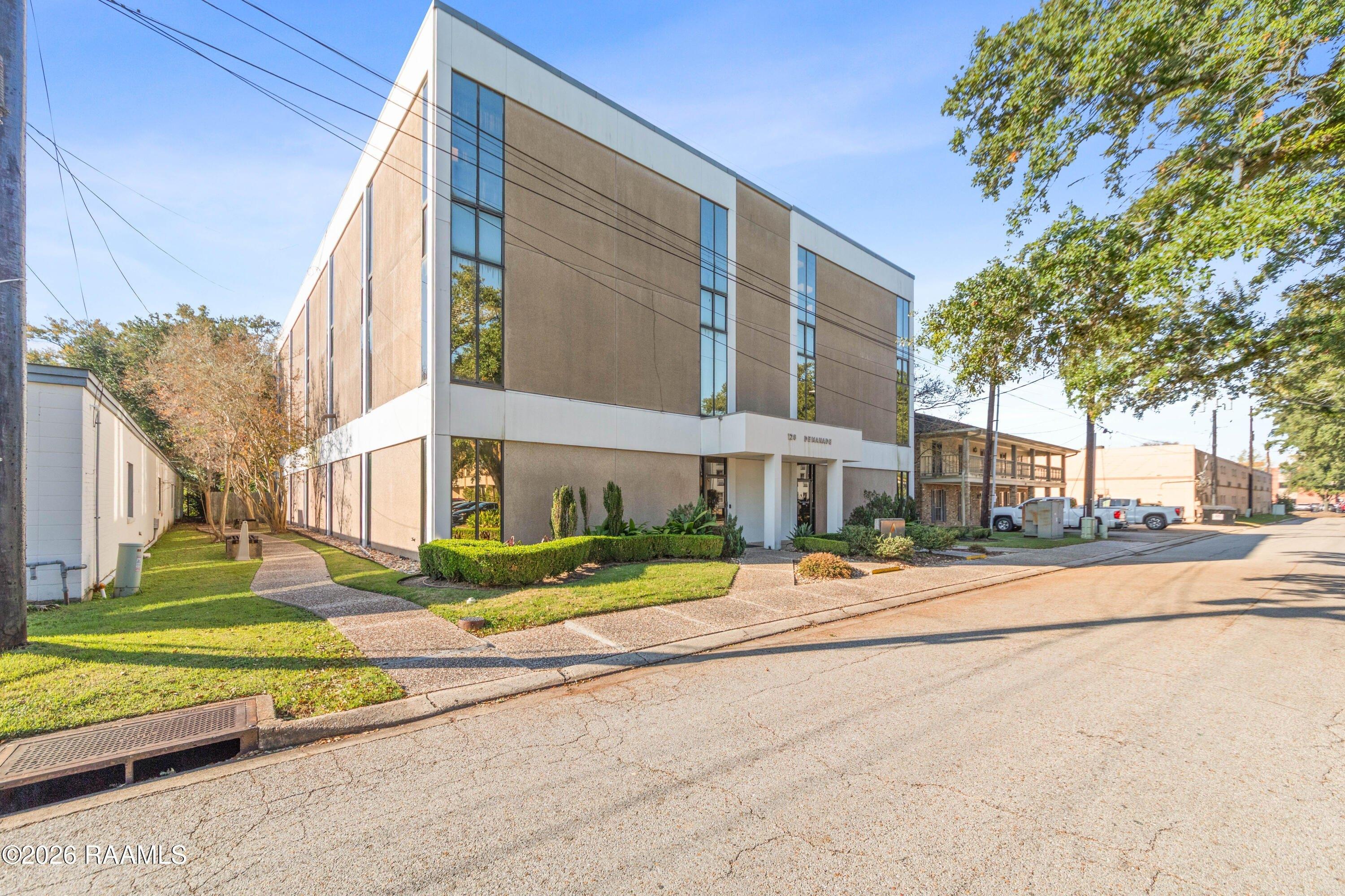 Property Image for 128 Demanade Boulevard