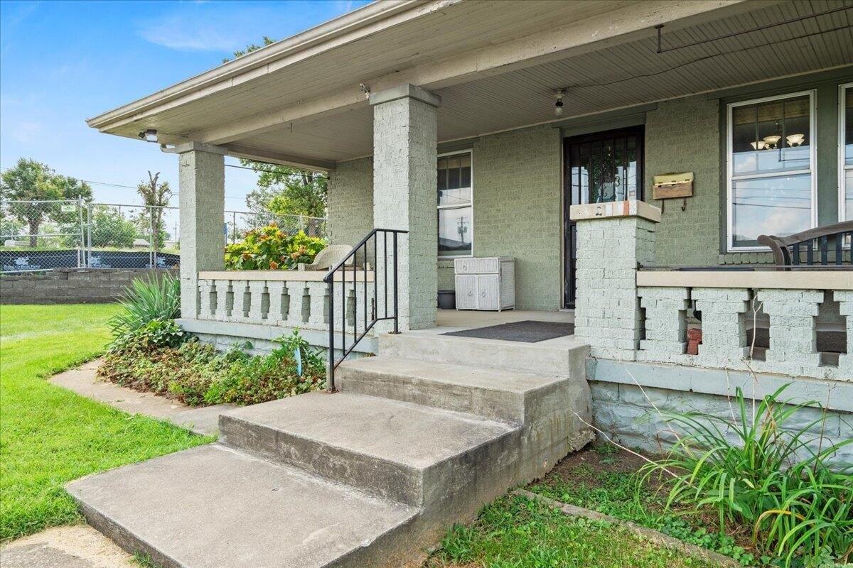 Property Image for 1326 Versailles Road