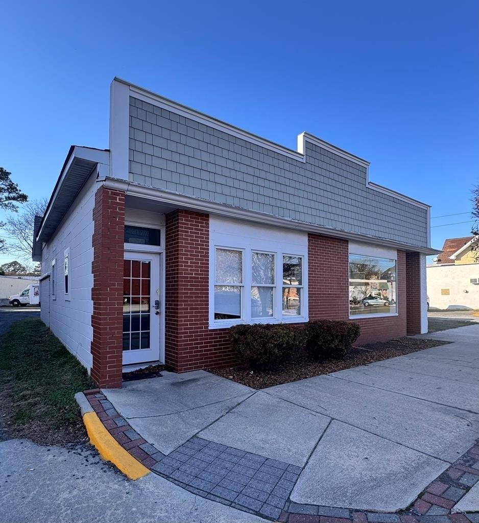 Property Image for 3292 Main St