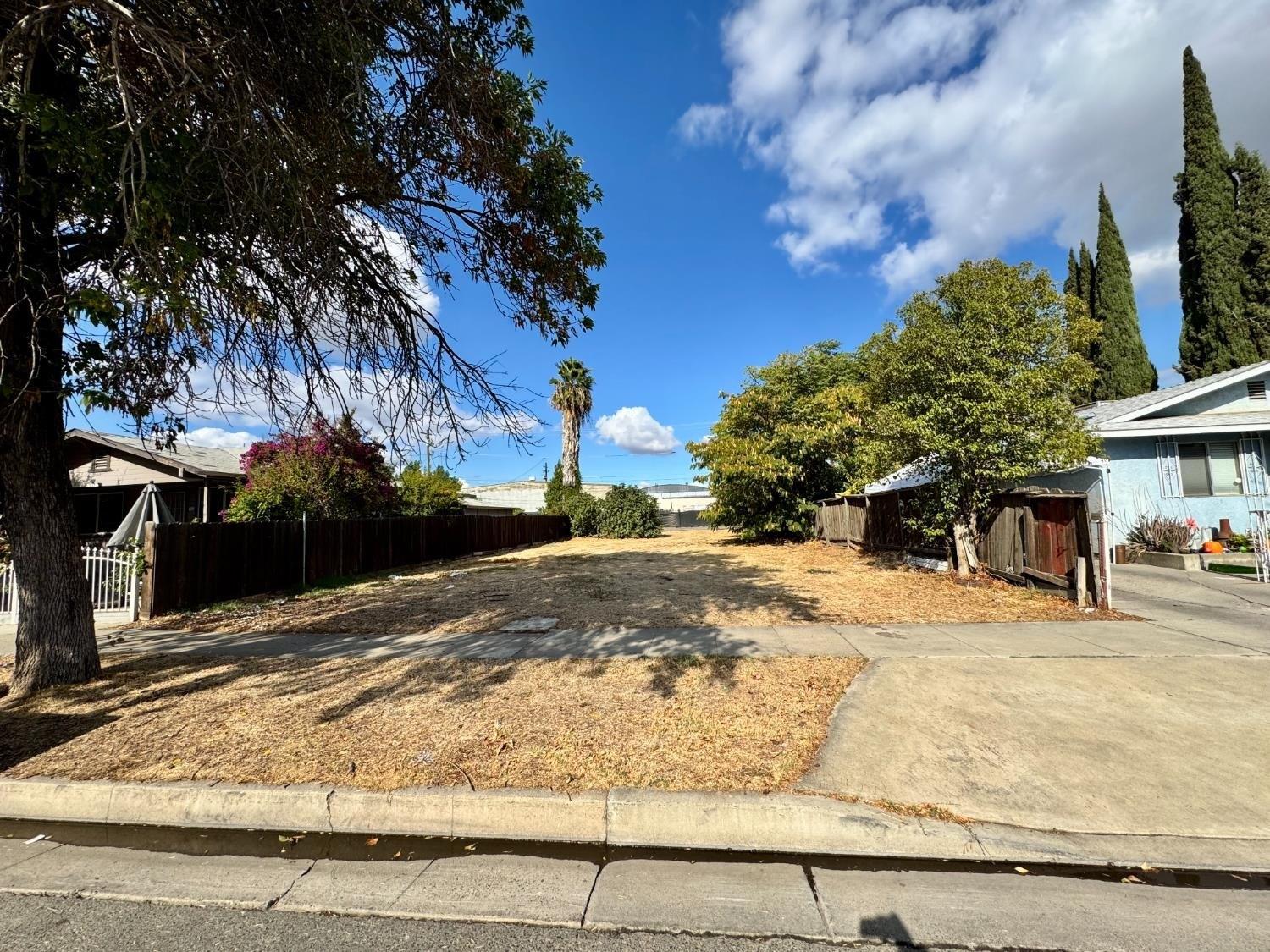 Property Image for 919 W 14th Street
