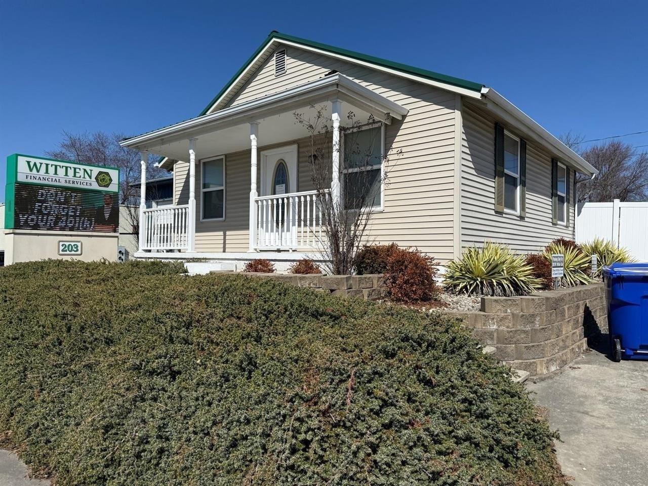 Property Image for 203 W White Oak Street One Street