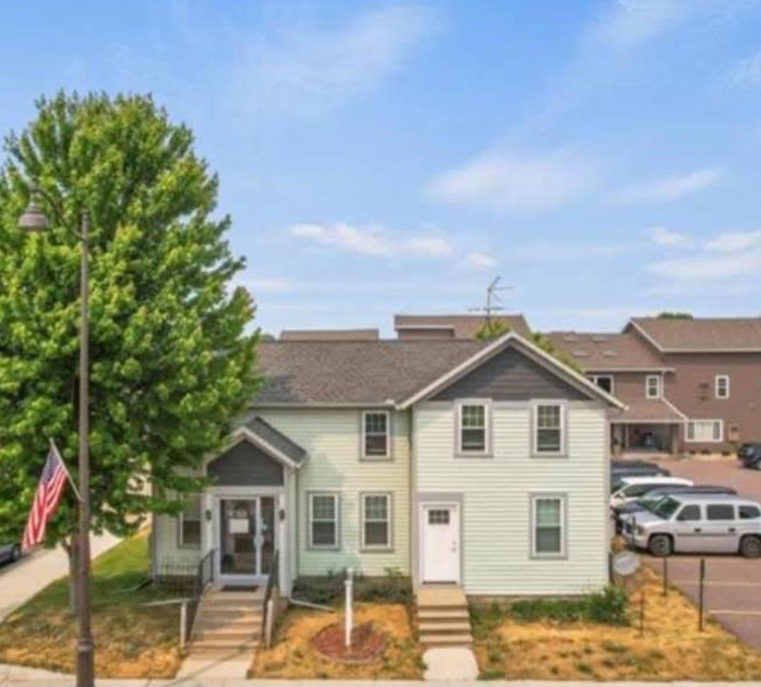 Property Image for 303 E Wisconsin Street