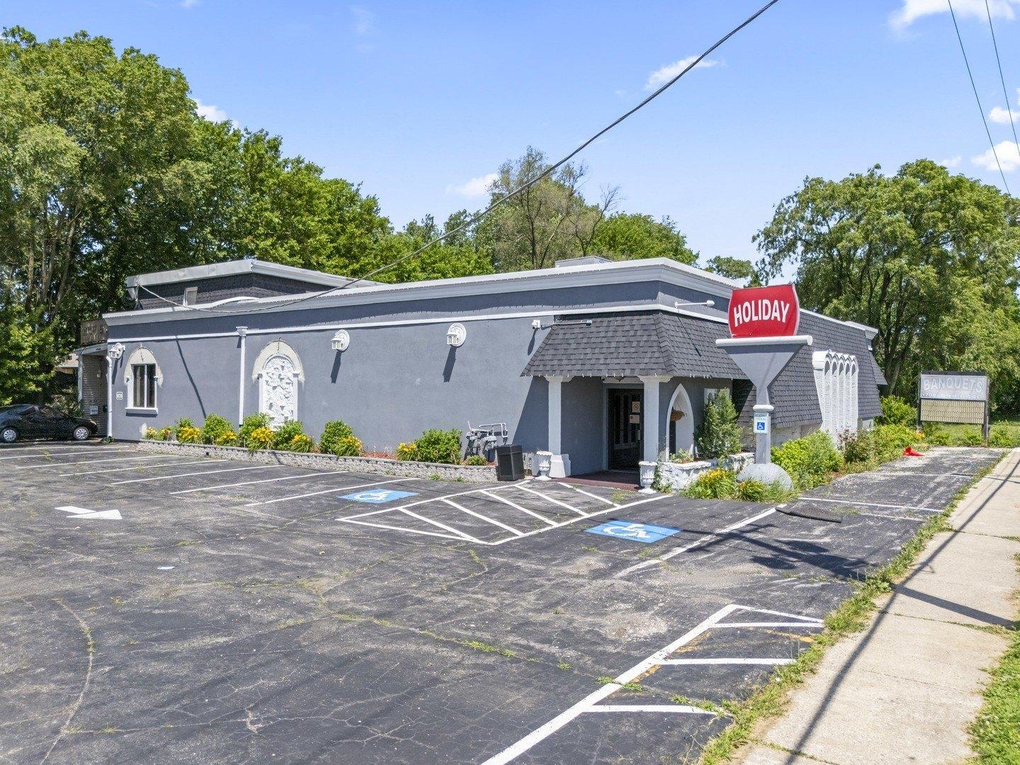 Property Image for 10140 S Roberts Road