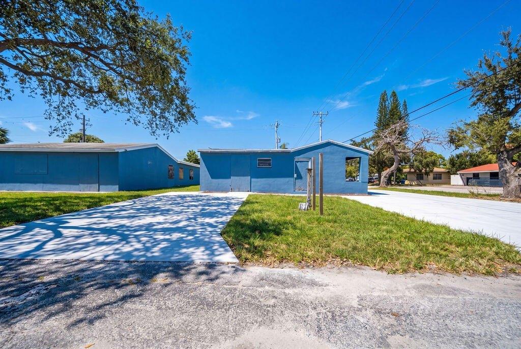 Property Image for 1900 N 66TH Avenue