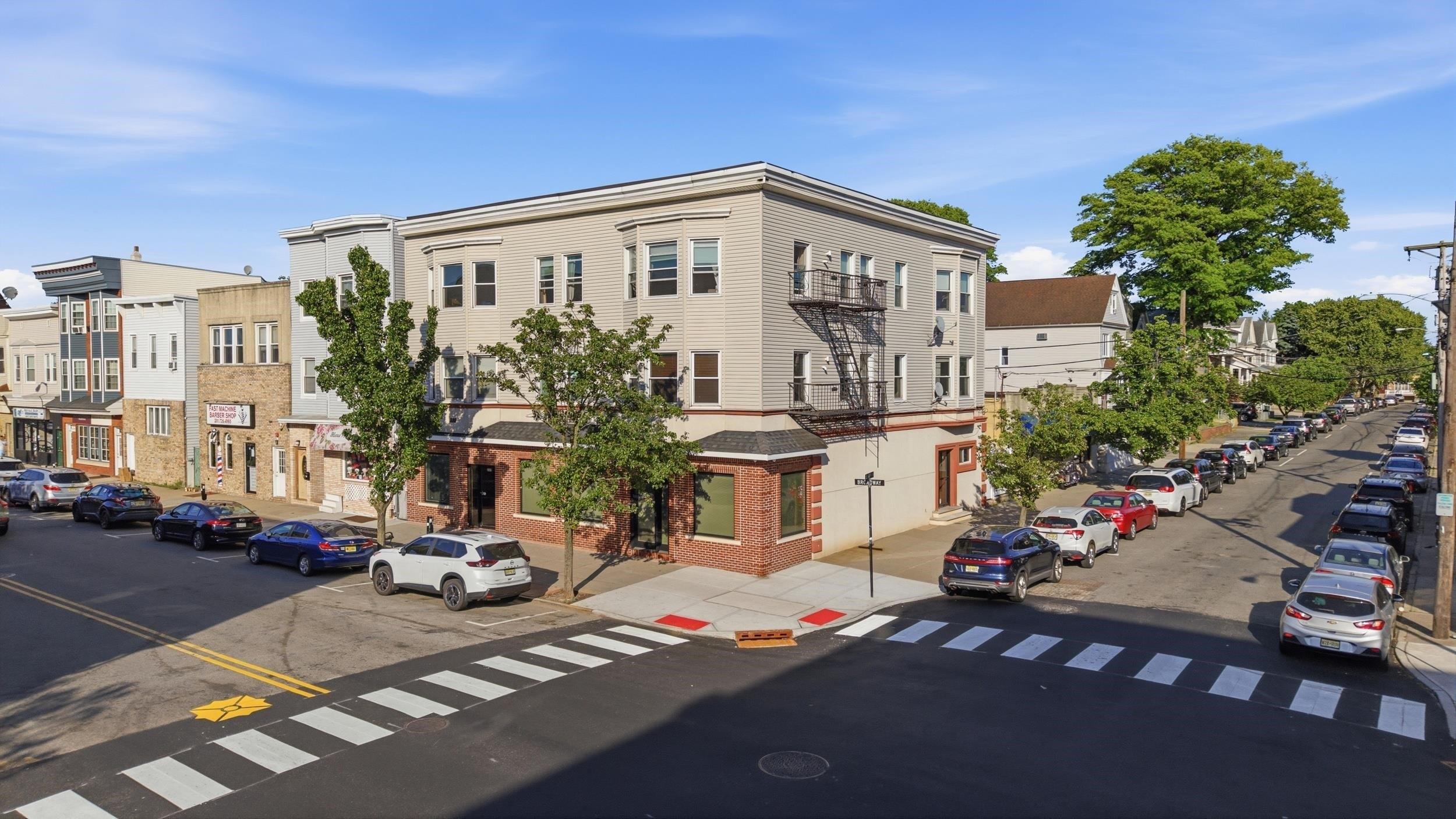 Property Image for 870-880 Broadway