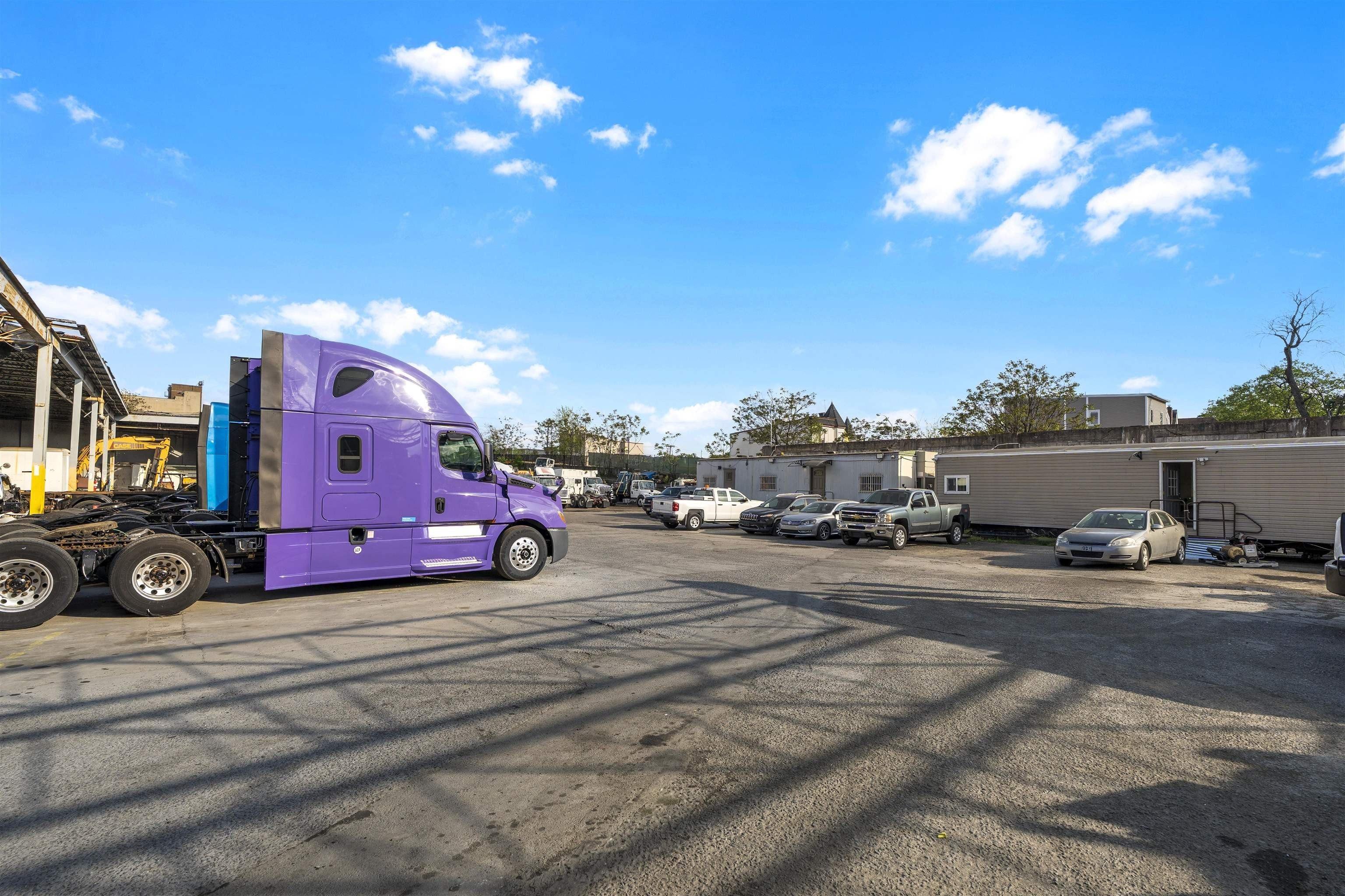 Property Image for 10 Park Ave