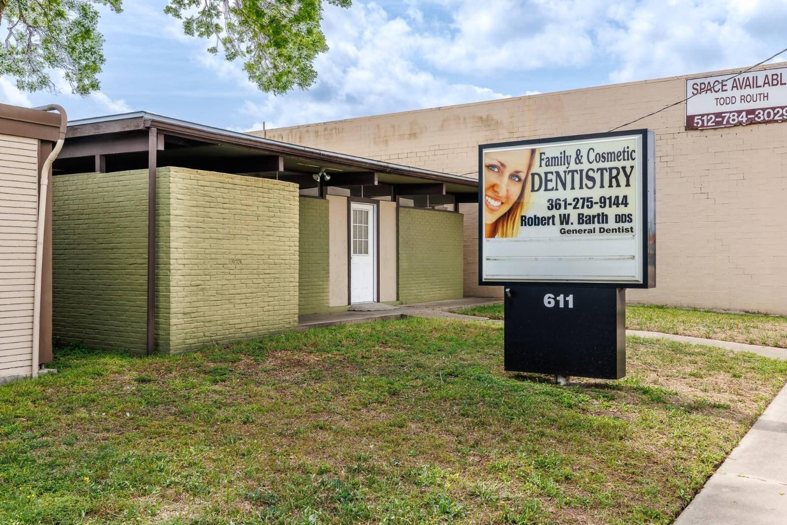 Property Image for 611 N. Esplanade