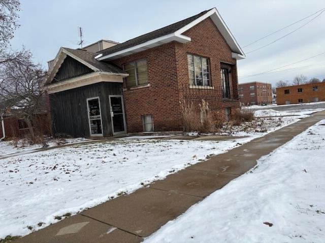 Property Image for 213 E Paw Paw Street