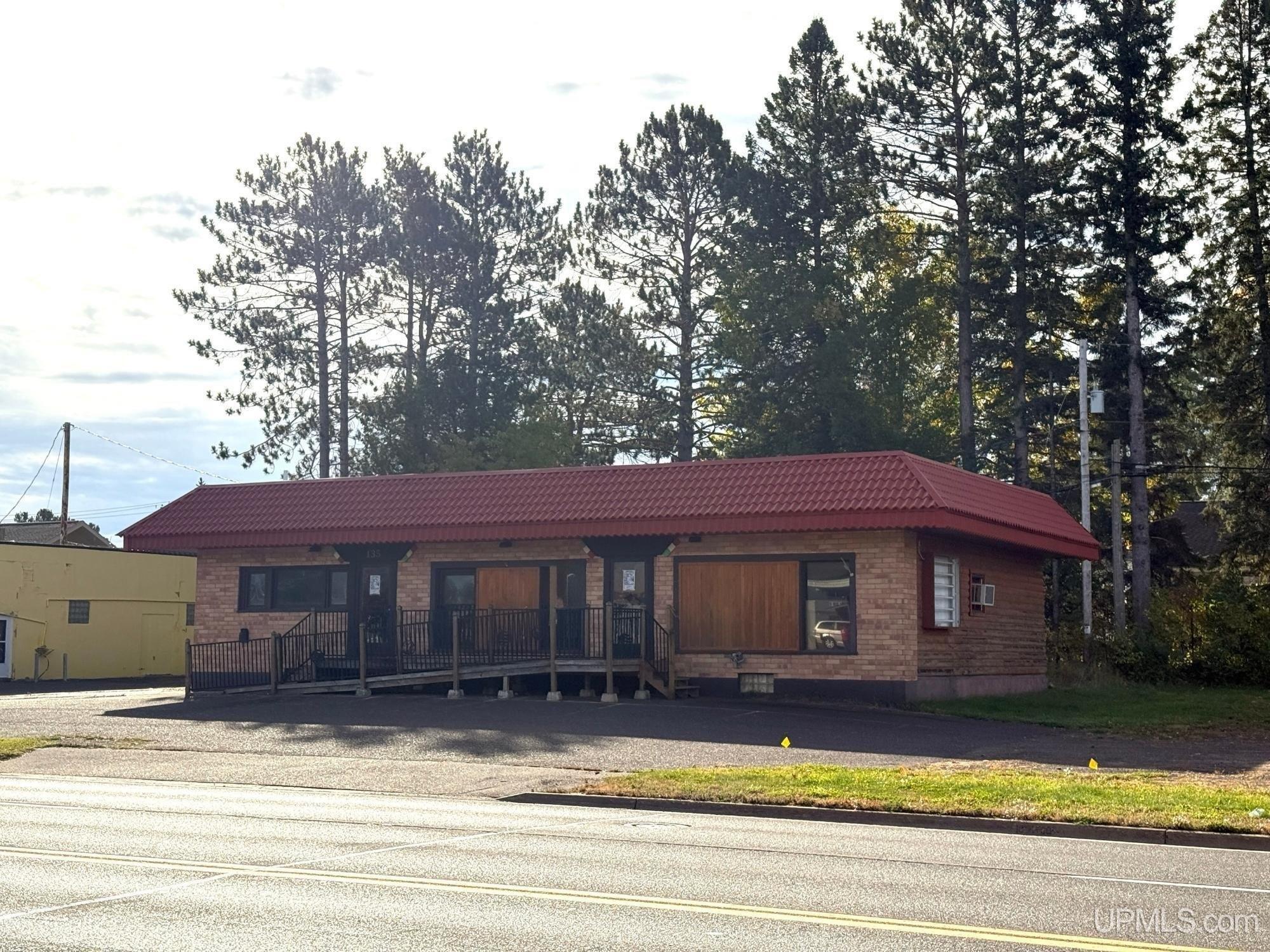 Property Image for 135 E Cloverland Drive