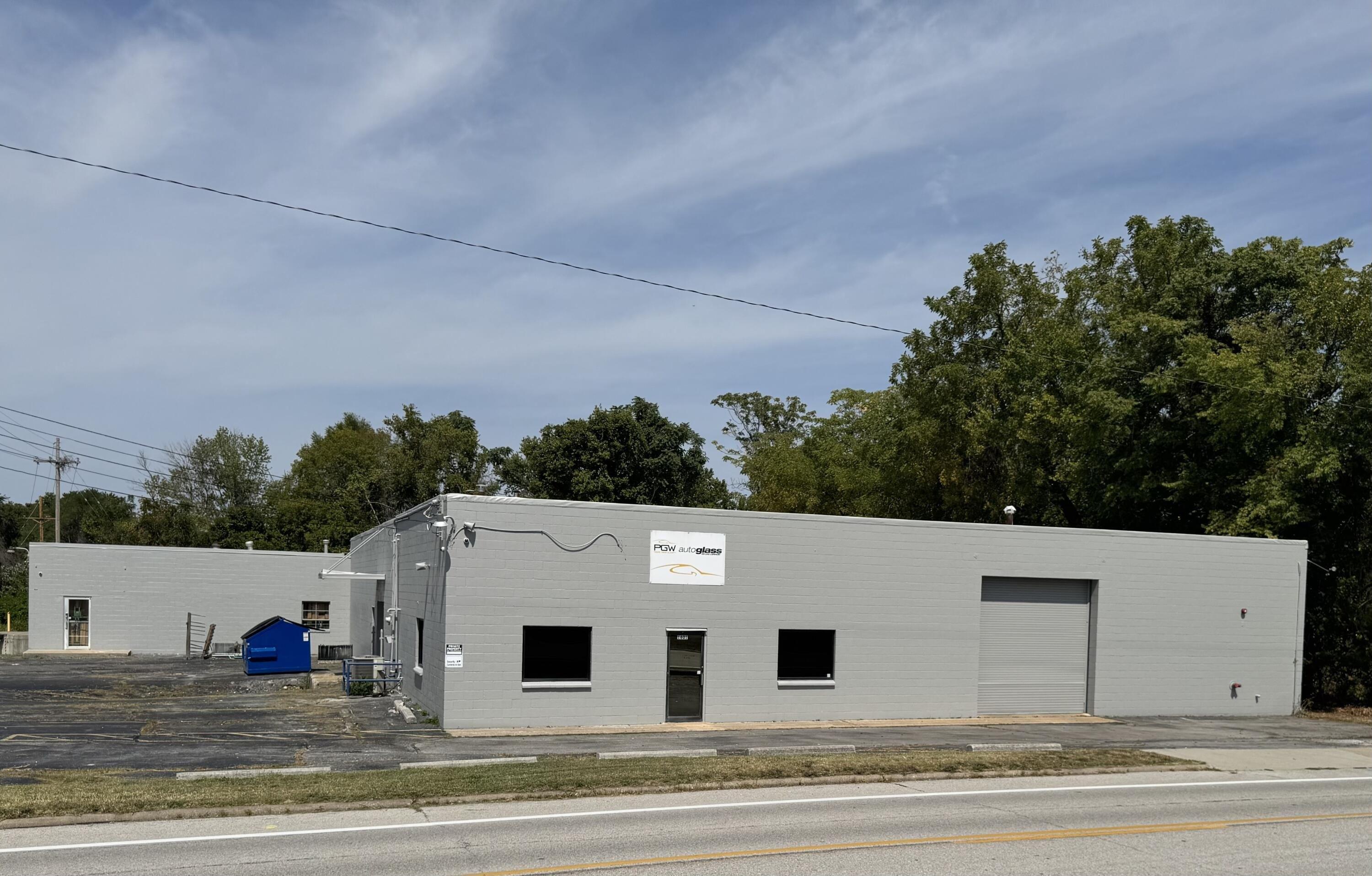 Property Image for 1601 E Trafficway Street